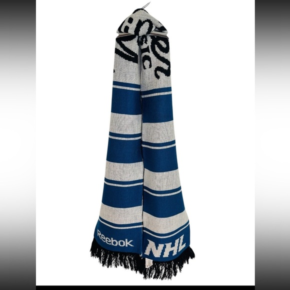 Reebok / NHL Blue and White Winter Classic 100% Acrylic Knit Scarf - Picture 3 of 9